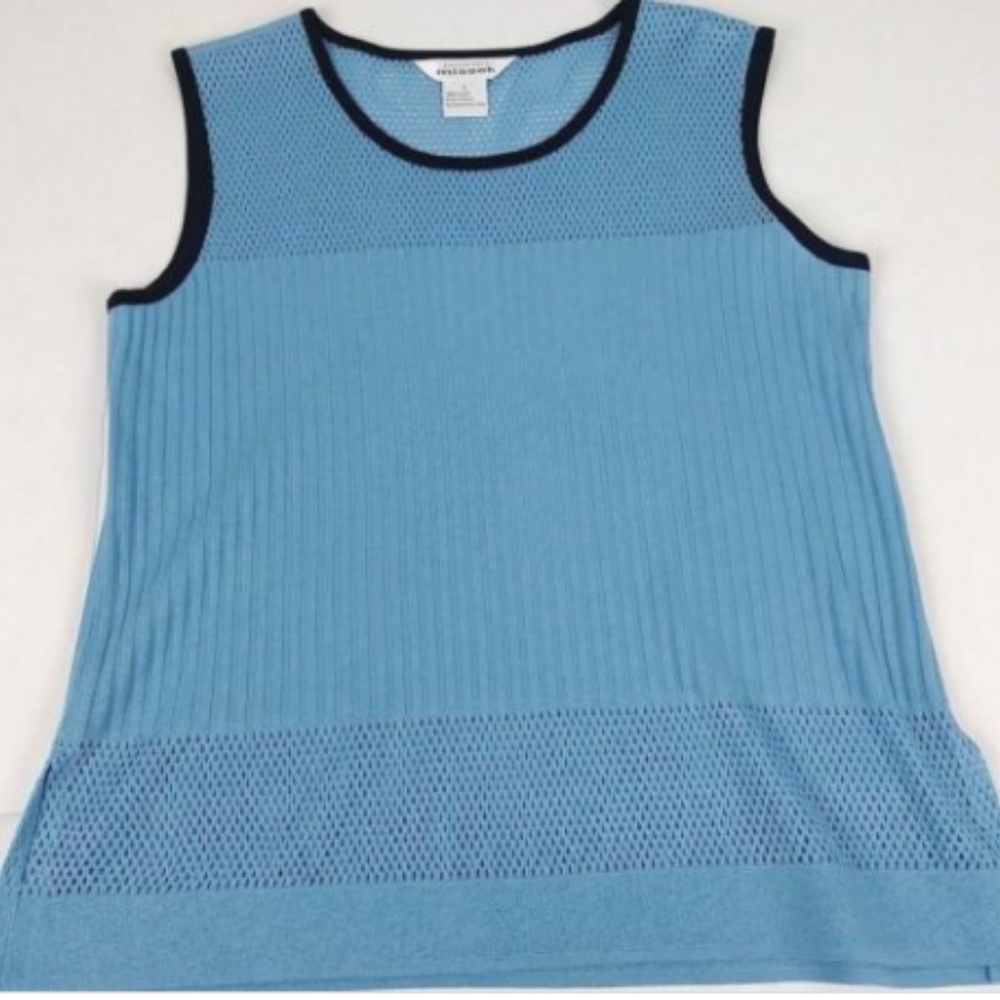 Exclusively MISOOK Sleeveless Stripe Blue Knit Top